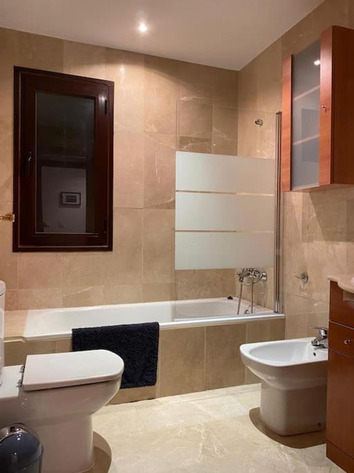 Central Estepona 3 Bed Apt With Pool And Parking Dış mekan fotoğraf
