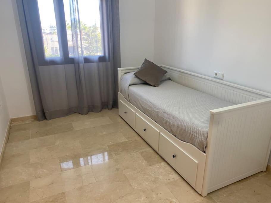 Central Estepona 3 Bed Apt With Pool And Parking Dış mekan fotoğraf