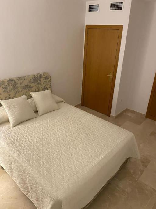 Central Estepona 3 Bed Apt With Pool And Parking Dış mekan fotoğraf